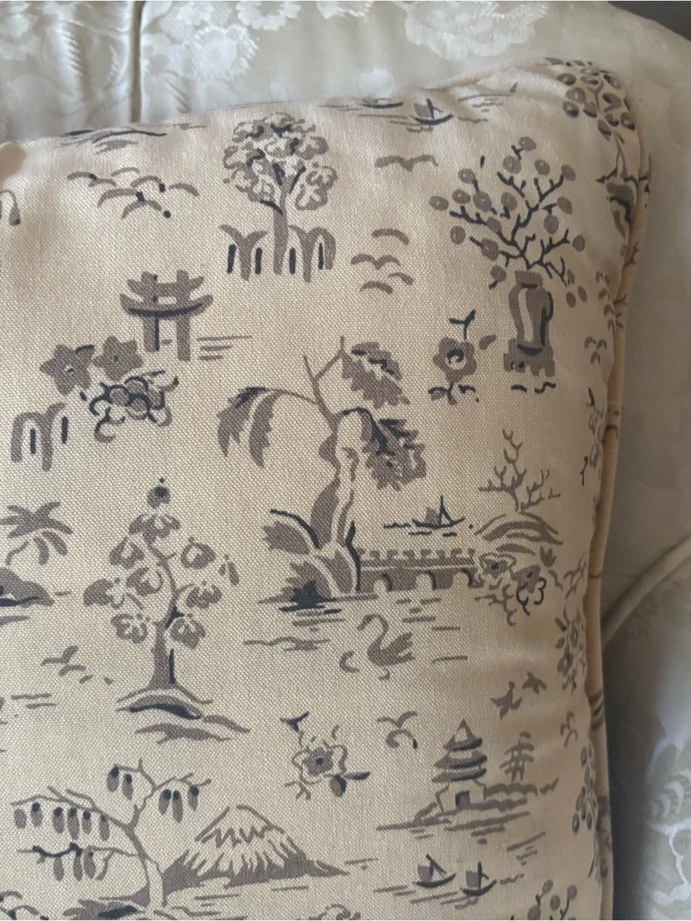 Vtg 2 Chinoiserie Floral Accent Pillows Set Platinum Collection USA Made 15”x16”